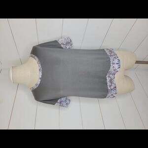 NWT Ink & Ivy grey with pink floral tee shirt